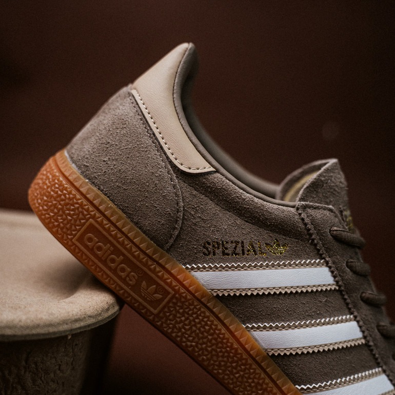 adidas Originals Handball Spezial Chalky Brown JH5443 | More Sneakers