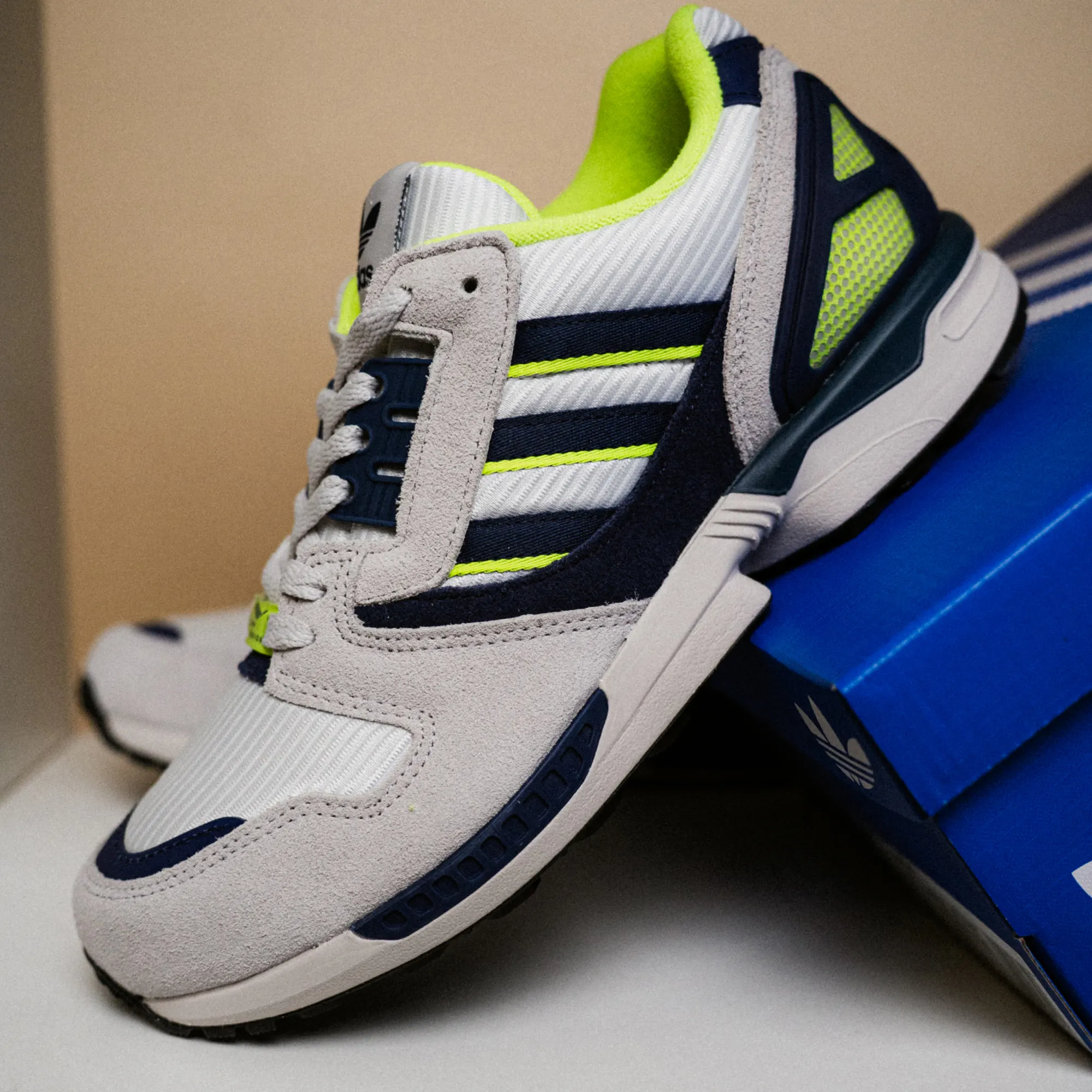 Late Late。 adidas ZX 8000 