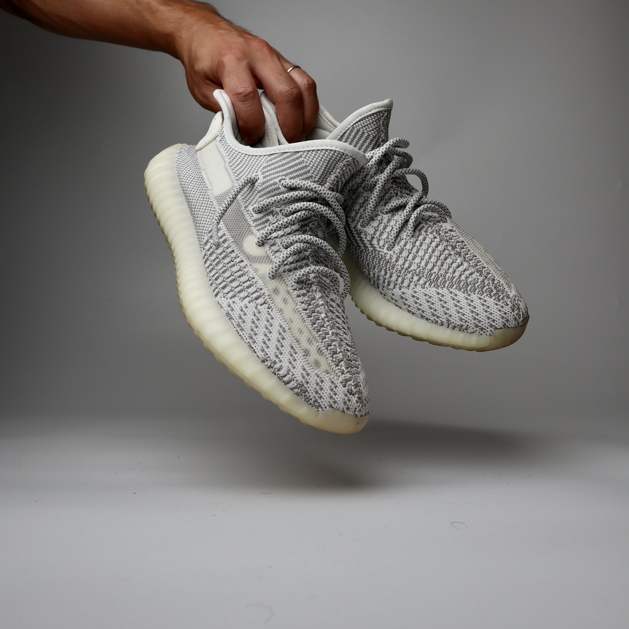 adidas yeezy boost 350 v2 ef2905
