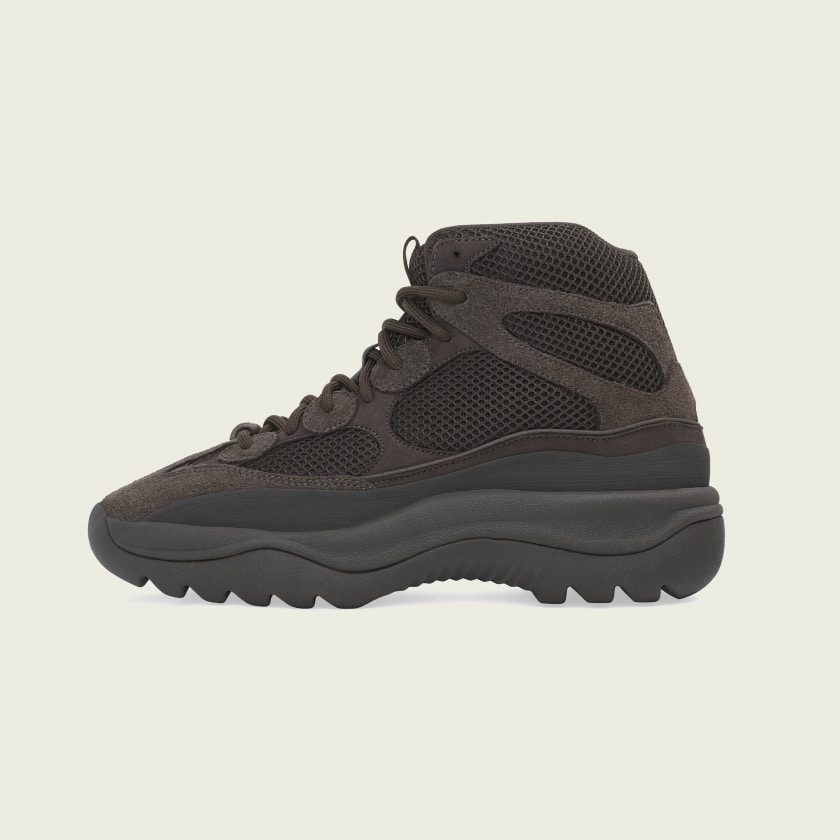 adidas yeezy desert boot oil on feet