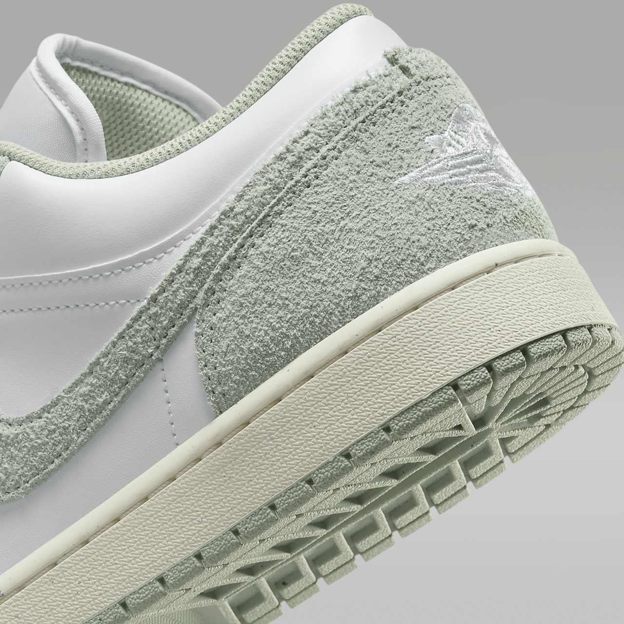 jordan 1 seafoam foot locker