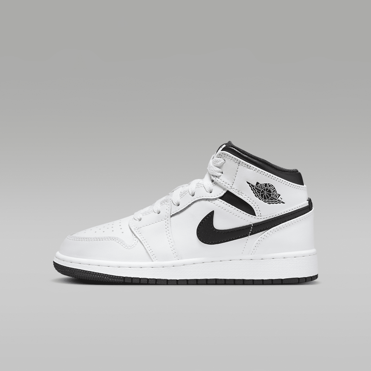 エアジョーダン1MID GS DQ8423-132 Air Jordan 1 Mid GS White Black DQ8423-132 | More Sneakers