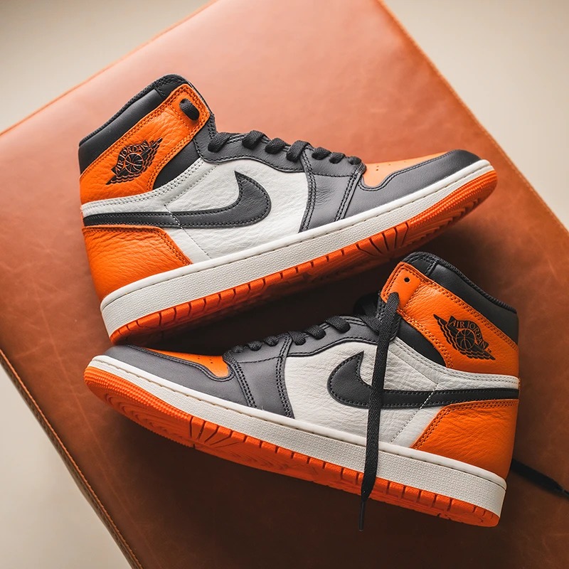 靴 Nike Air Jordan 1 \"Shattered Backboard\" Nike Air Jordan 1 Retro High OG 'Shattered Backboard' 2025
