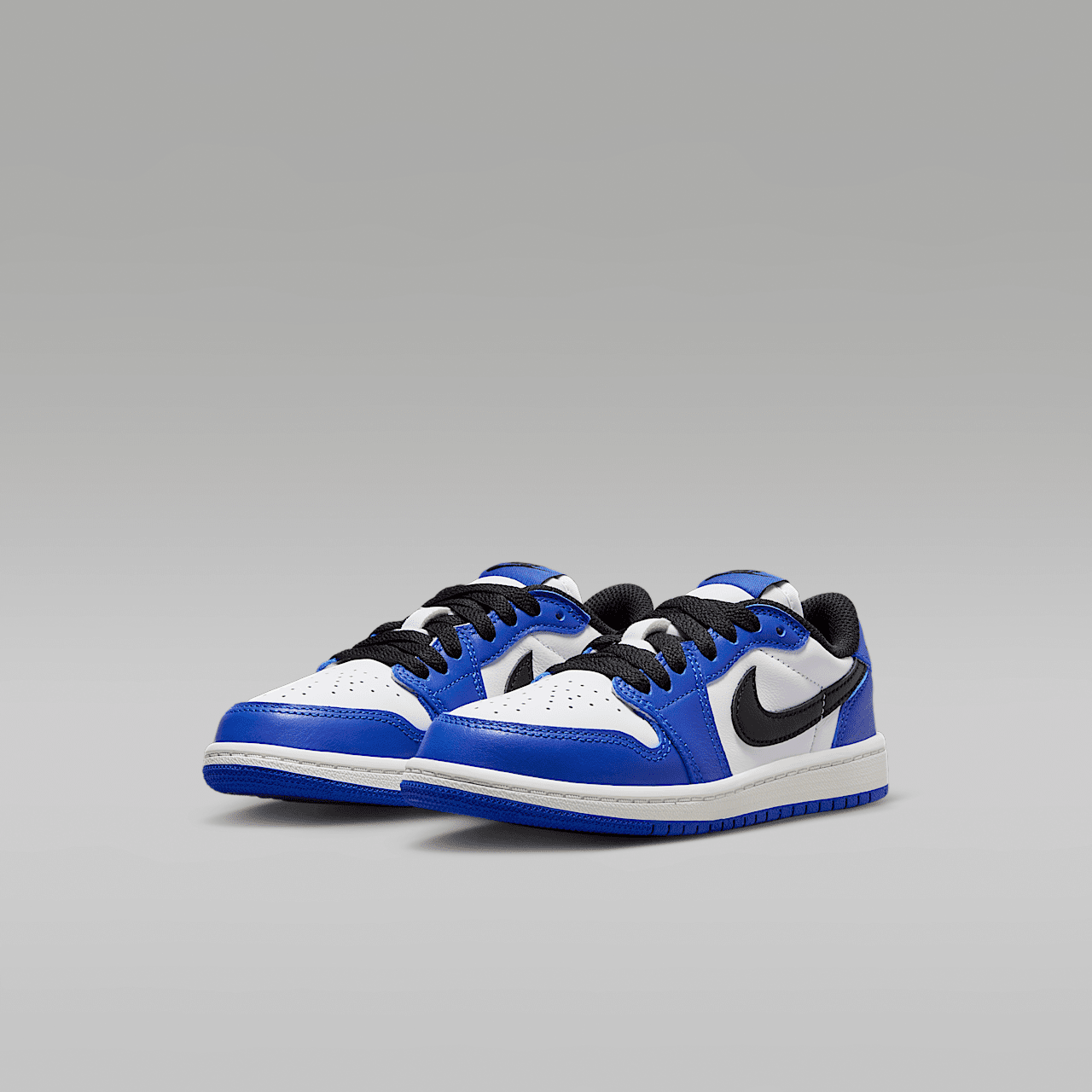 Nike Air Jordan 1 Low ロイヤル Air Jordan 1 Low OG Game Royal - YouTube