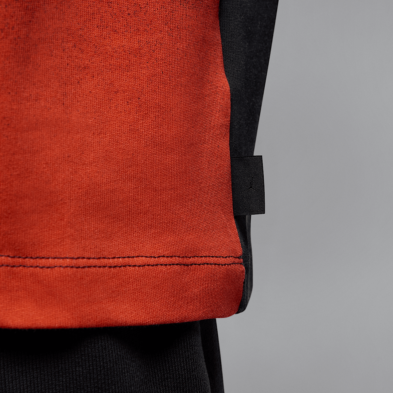 Air Jordan 85 Gradient Sky Short-Sleeve T-Shirt Off-Noir Air Jordan 85 Gradient Sky Short-Sleeve T-Shirt Off-Noir