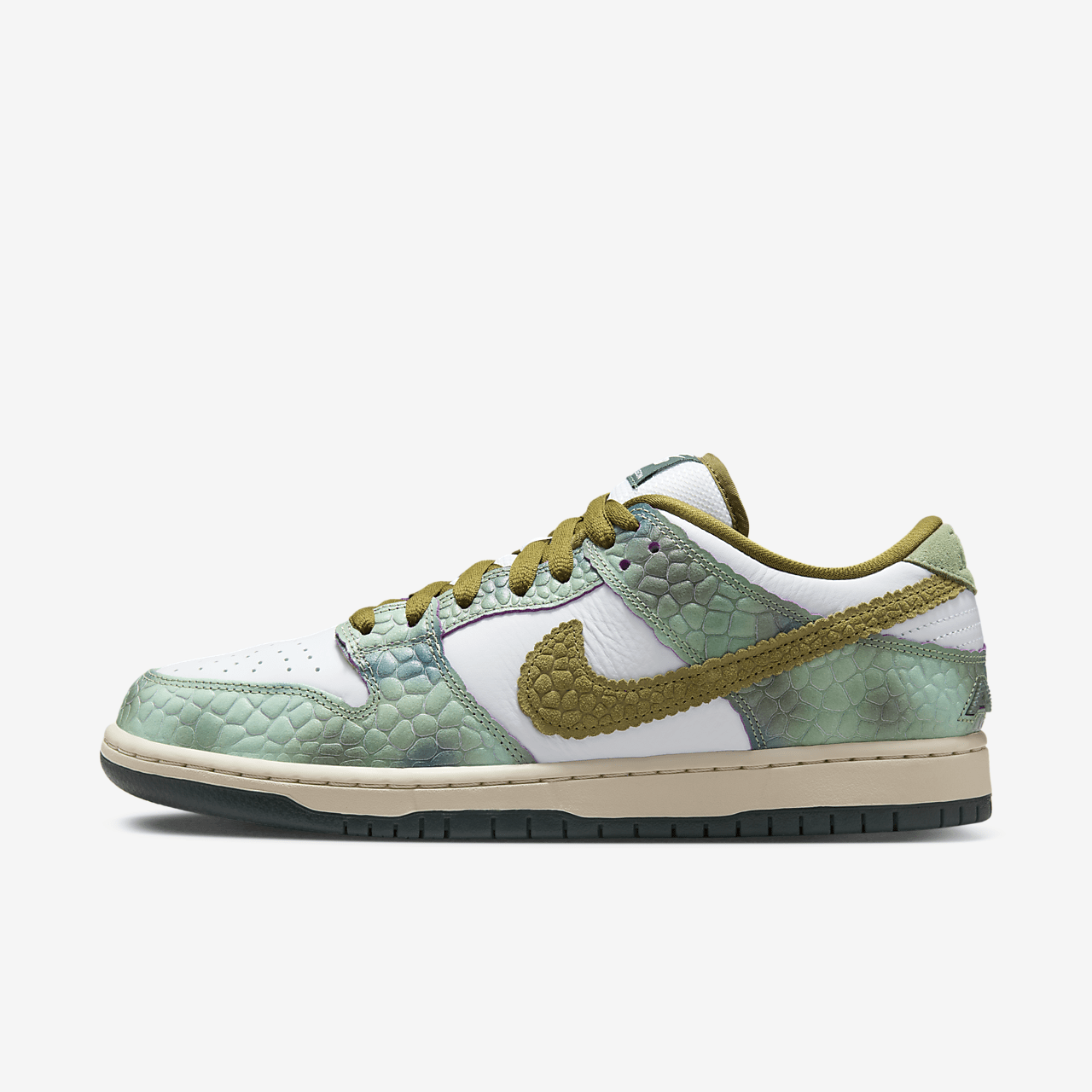 Alexis Sablone x Nike SB Dunk Low Pro Chameleon HJ3386-300 | More