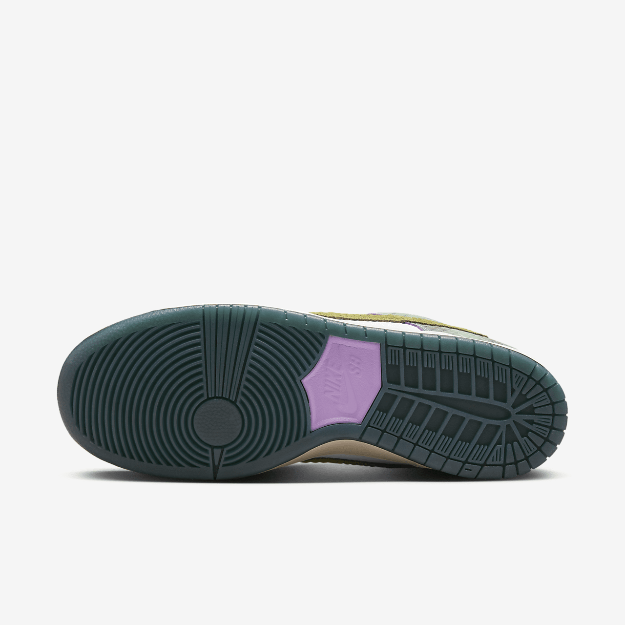 Alexis Sablone x Nike SB Dunk Low Pro Chameleon HJ3386-300 Alexis Sablone x Nike SB Dunk Low Pro Chameleon HJ3386-300
