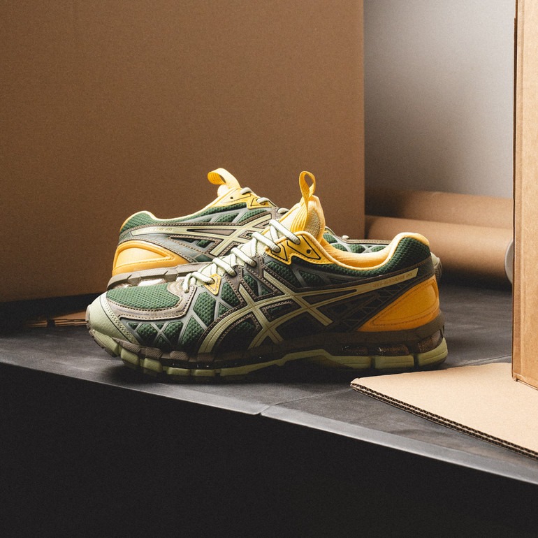 スニーカー ASICS Women Sneakers 1203A640 D 300 GREEN asics UB10-S GEL-KAYANO 20 Green | BSTN Store
