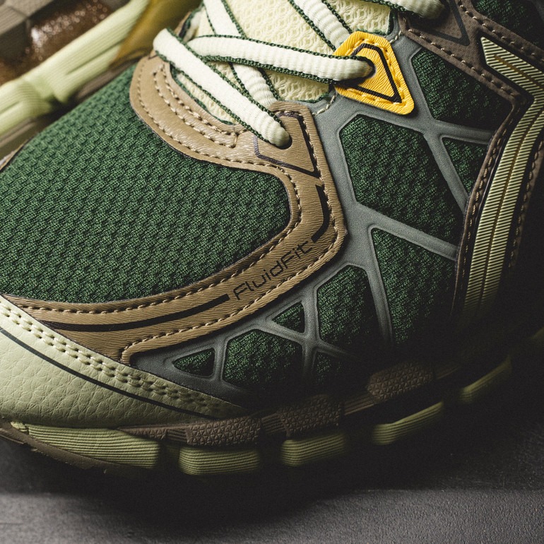 スニーカー ASICS Women Sneakers 1203A640 D 300 GREEN asics UB10-S GEL-KAYANO 20 Green | BSTN Store