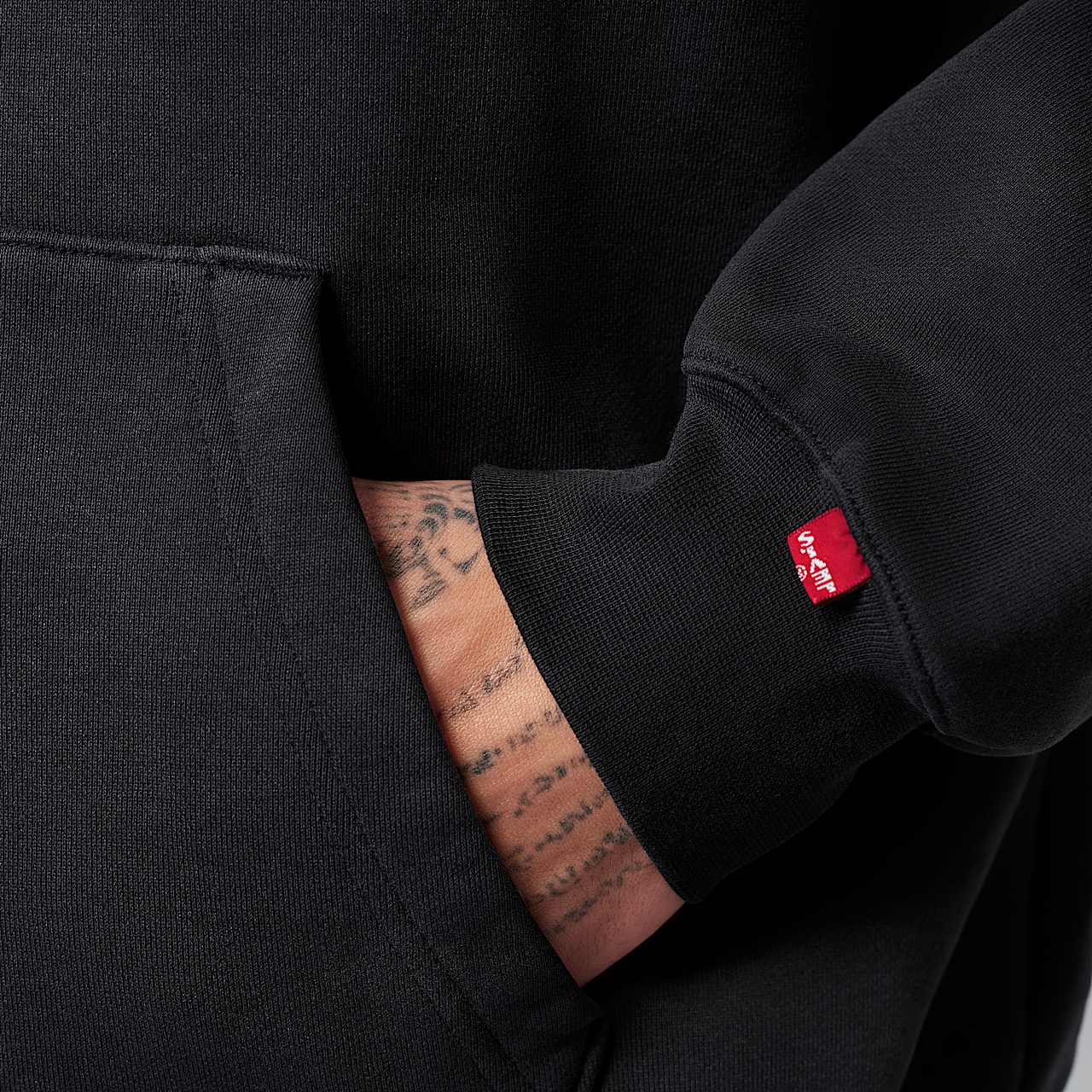 Levis x Jordan Hoodie Black IM6734-010 | More Sneakers