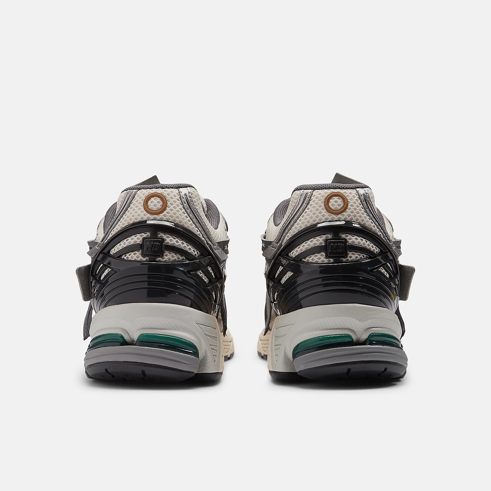 New Balance ♥ 1906A Silver llic Castlerock 1906A 'Refined Future' - Silver Metallic /Castlerock /Gold