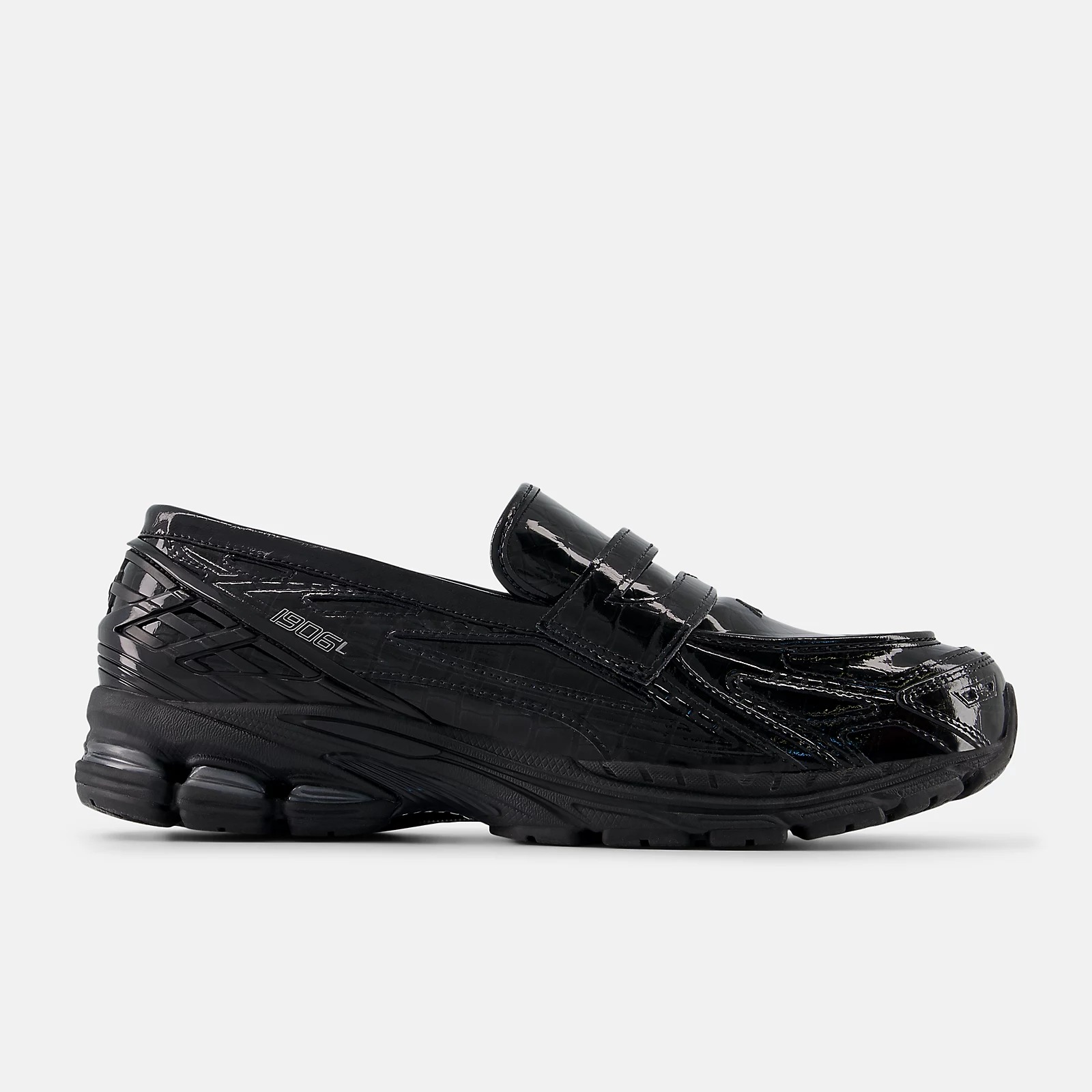 new-balance-1906l-loafer-black