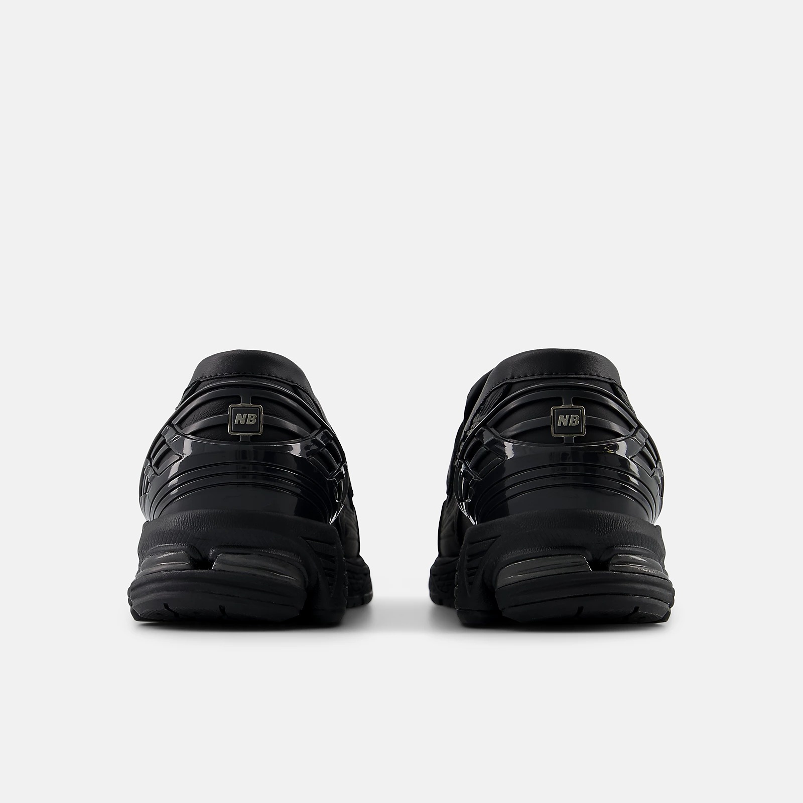 New Balance〈1906L “Black Leather”〉が3月19日より発売予定