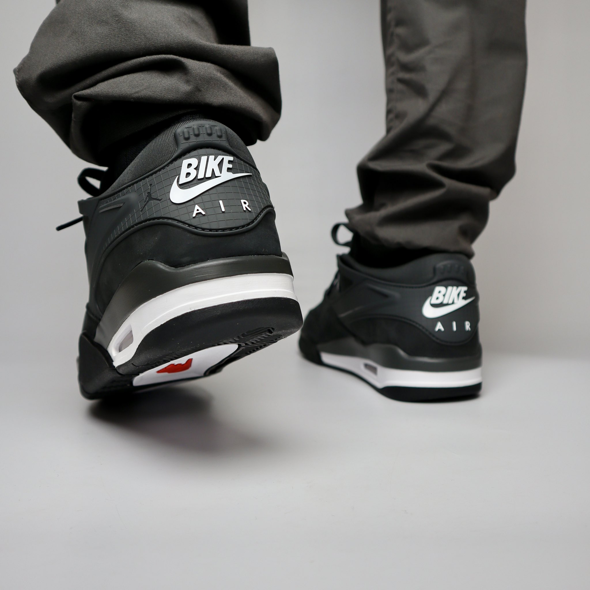 Nigel Sylvester x Air Jordan 4 RM Driveway Grey HF4334-004 | More 