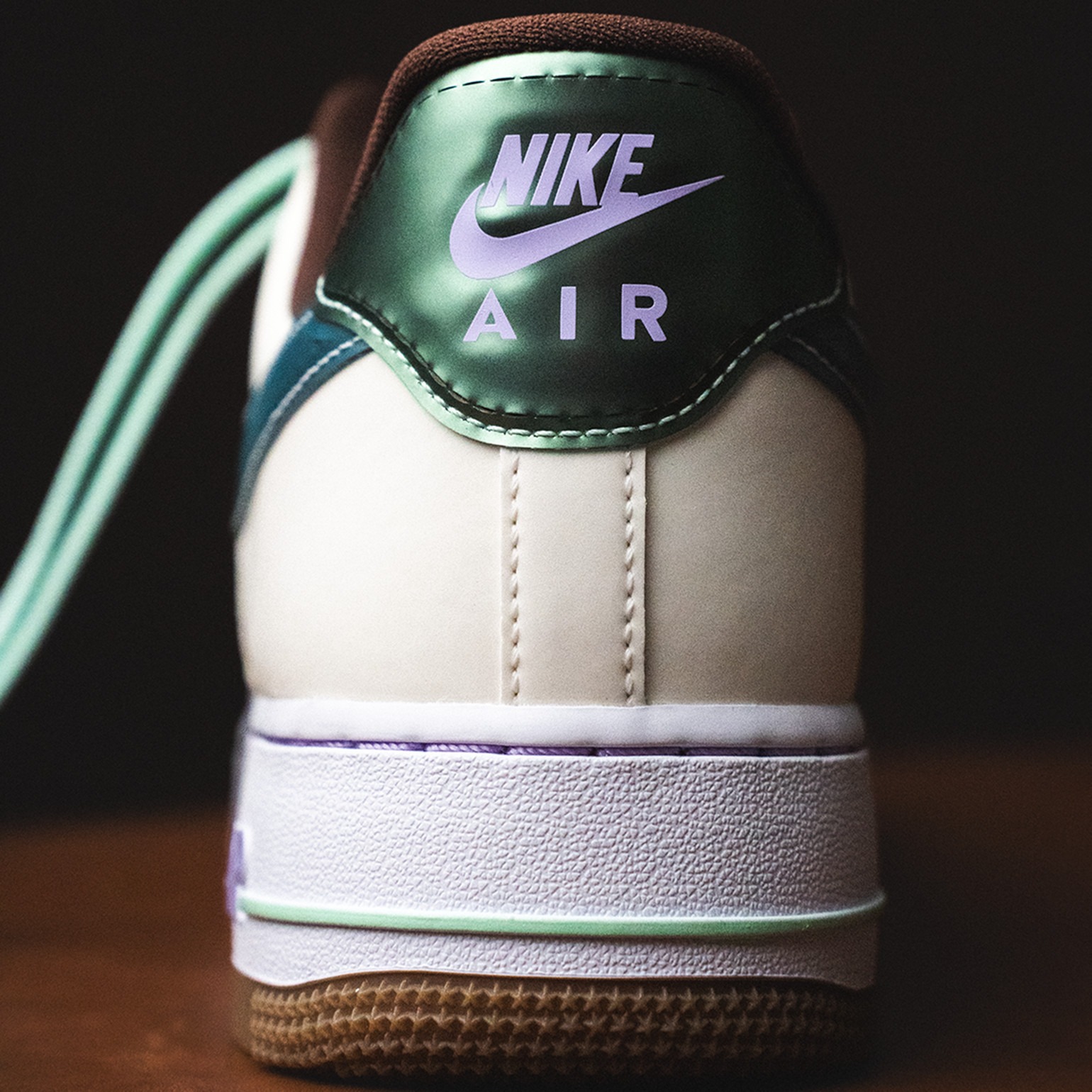 ★NIKE★ NIKE AIR FORCE 1 RETRO QS IB5722-100 Nike Air Force 1 Retro QS IB5722 100 | OVERKILL
