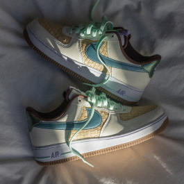 ★NIKE★ NIKE AIR FORCE 1 RETRO QS IB5722-100 NIKE Air Force 1 Retro IB5722 100 - Shiekh
