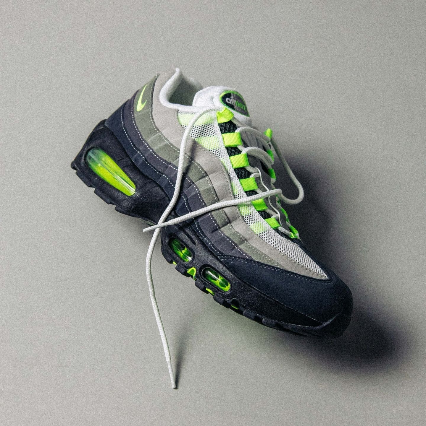 Nike Air Max 95 OG Big Bubble QS Neon 2026 HM4740-001 | More Sneakers