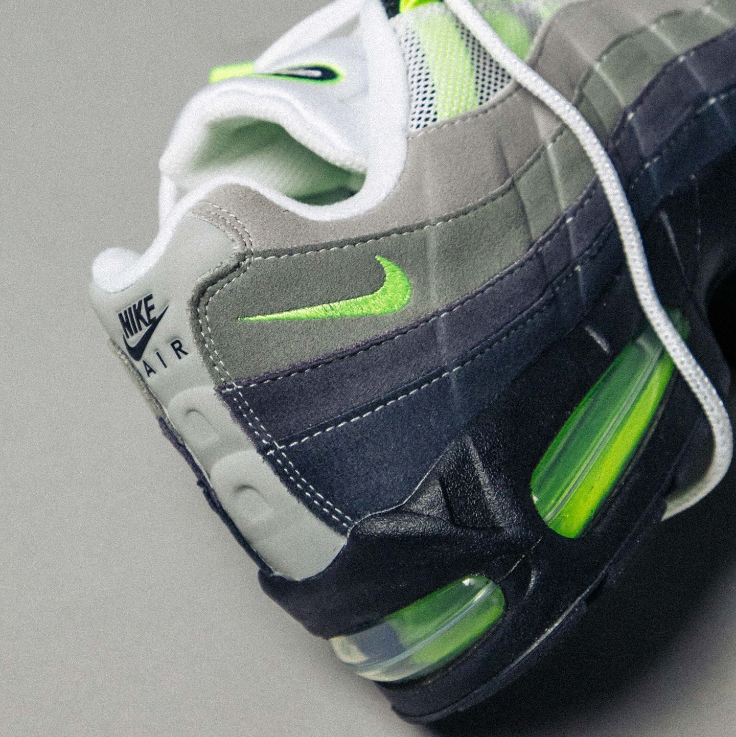 air max 95 og neon raffle