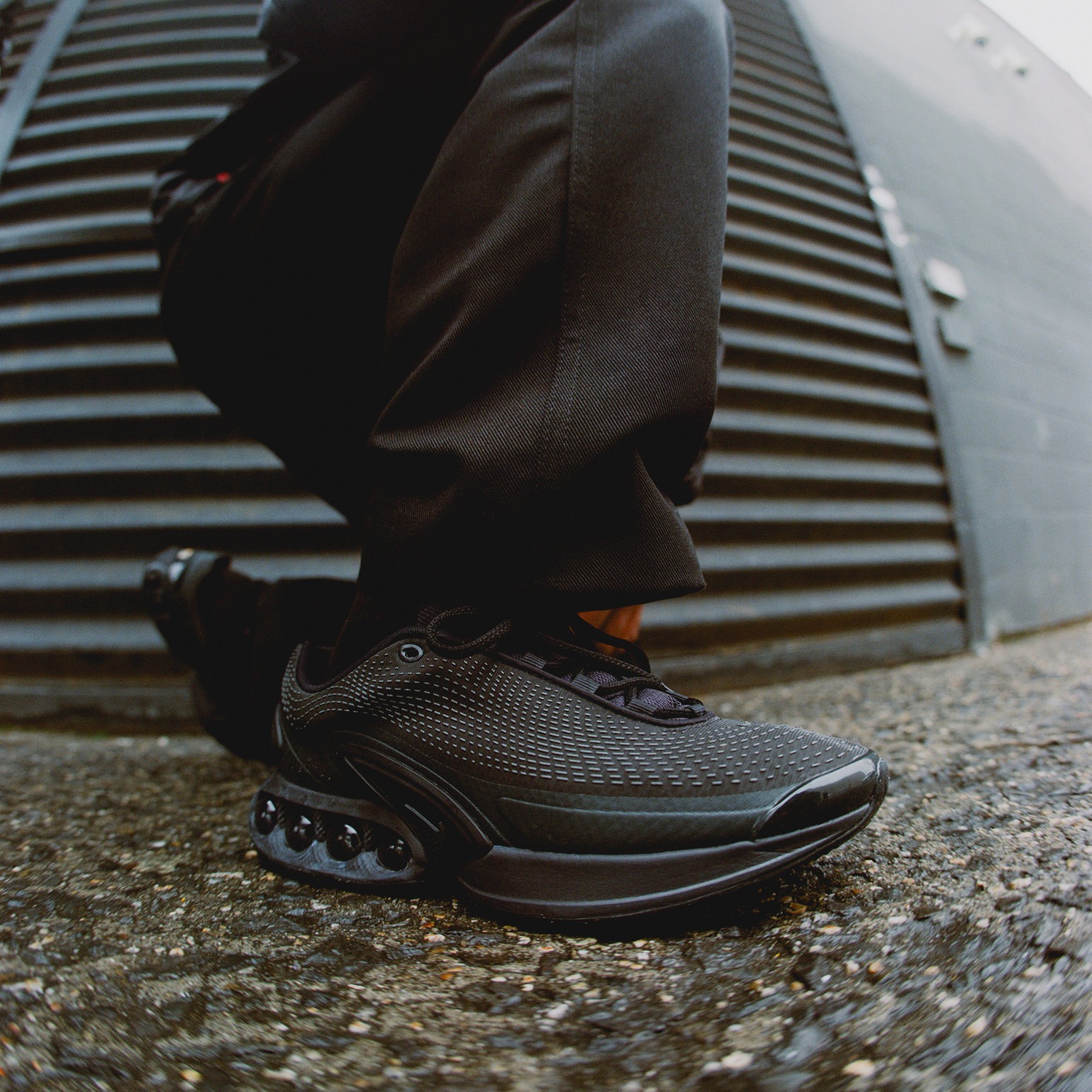 nike-air-max-dn-black-dark- 