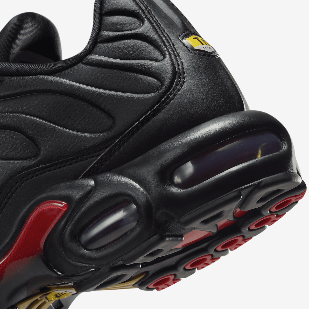 Nike Air Max Plus Premium Bred FZ3038-001 | More Sneakers