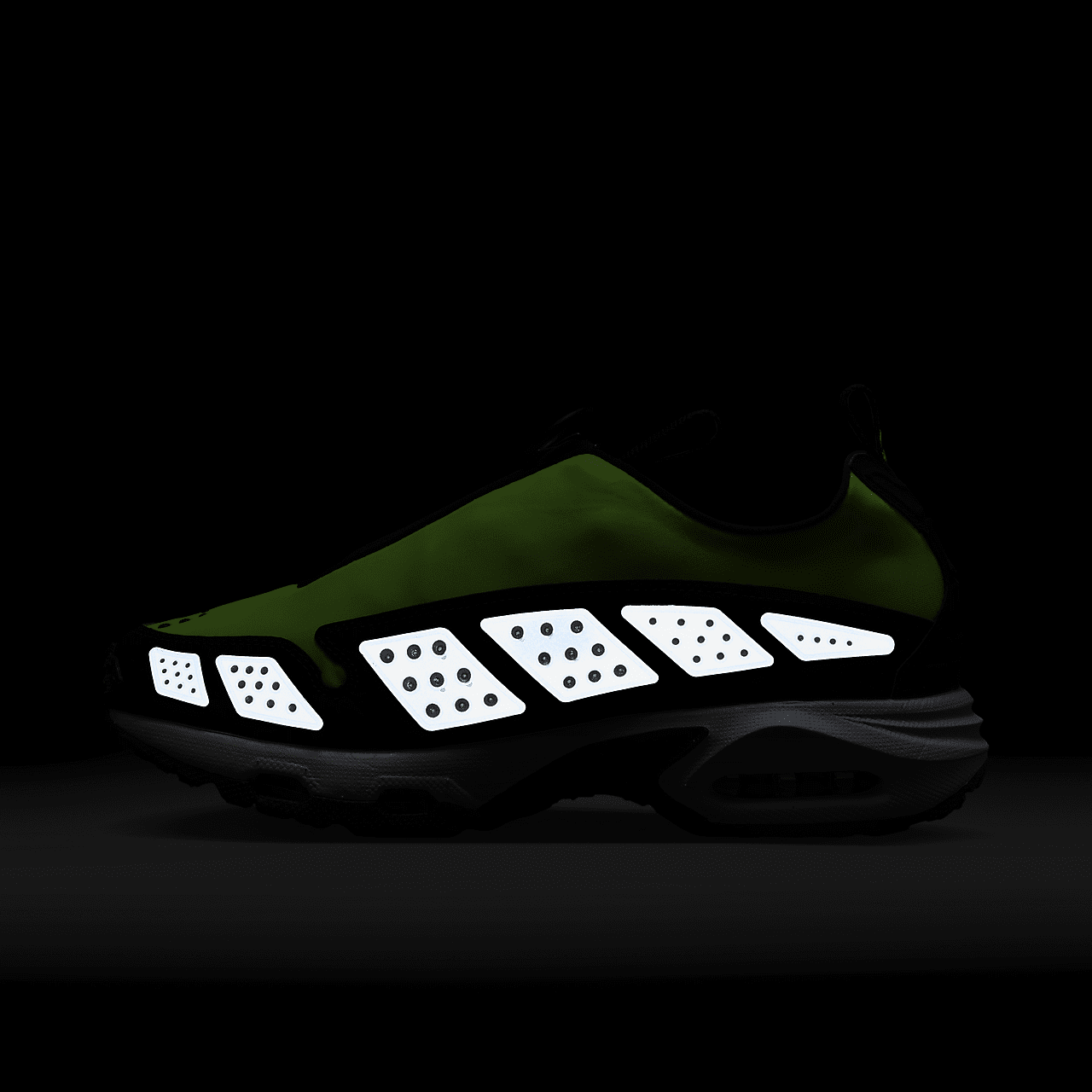 adidas gazelle silver green womens Nike - WMNS First Sight Noir Sneaker in Electric Green & Black