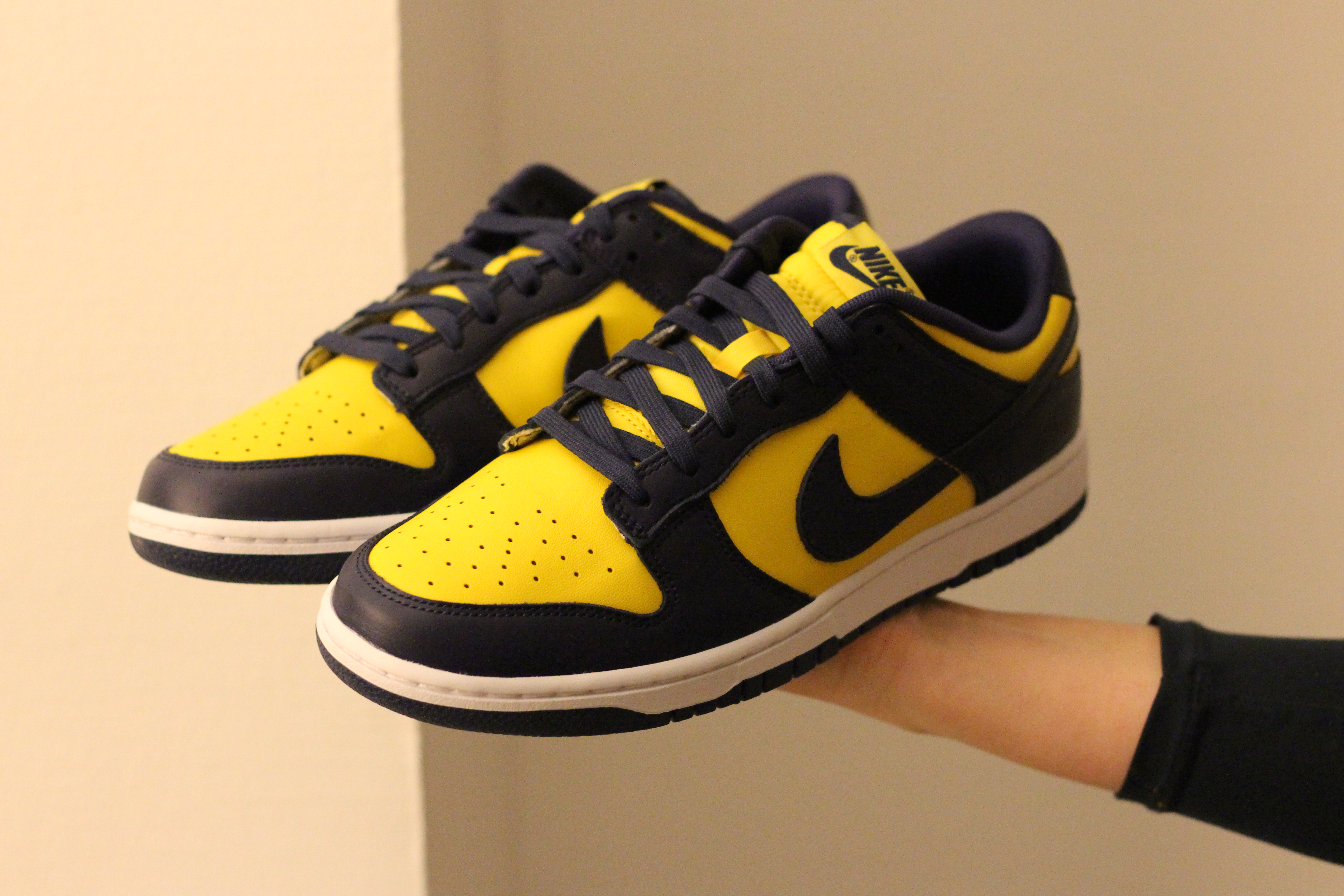 nike dunk varsity maize midnight navy