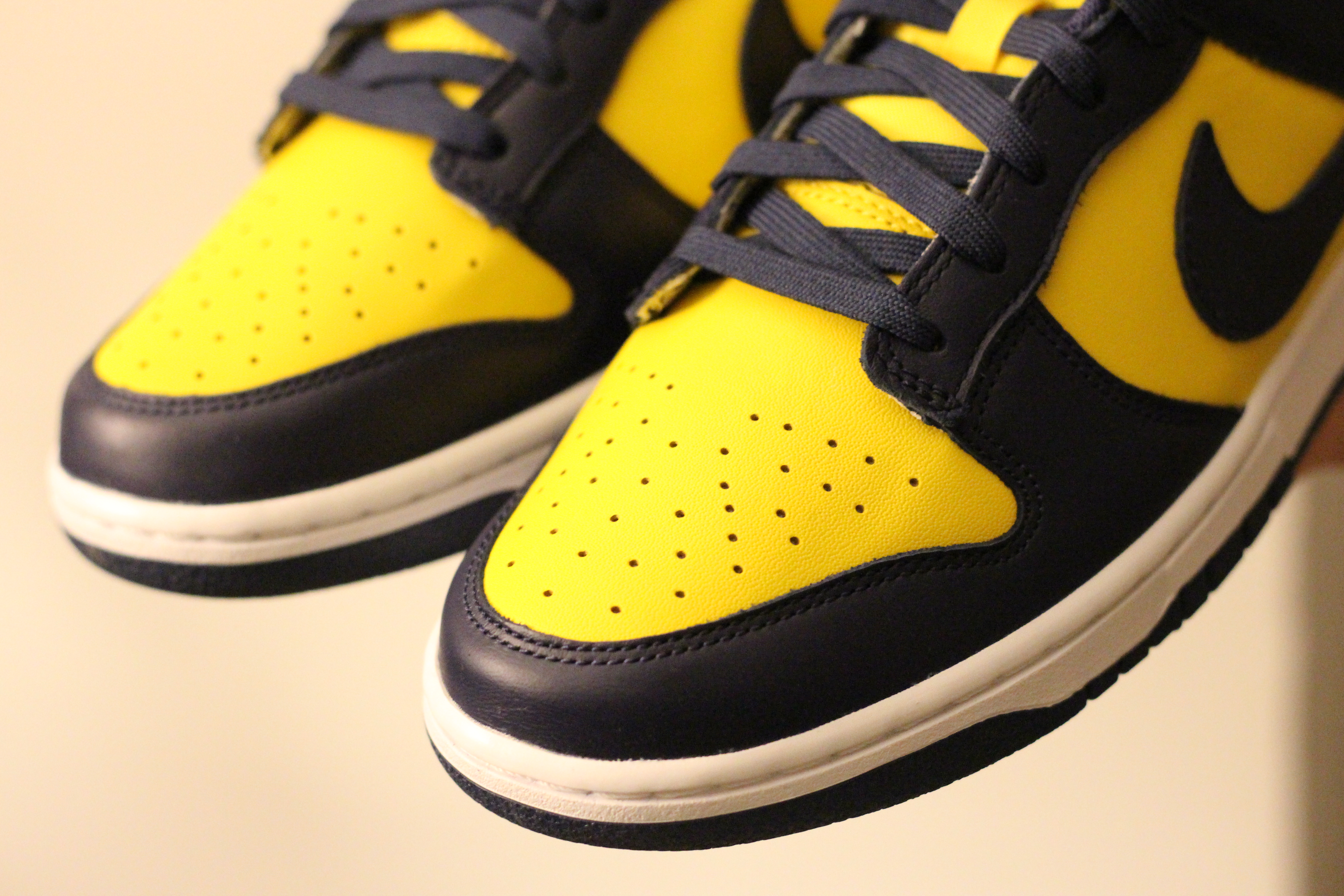 nike dunk varsity maize midnight navy