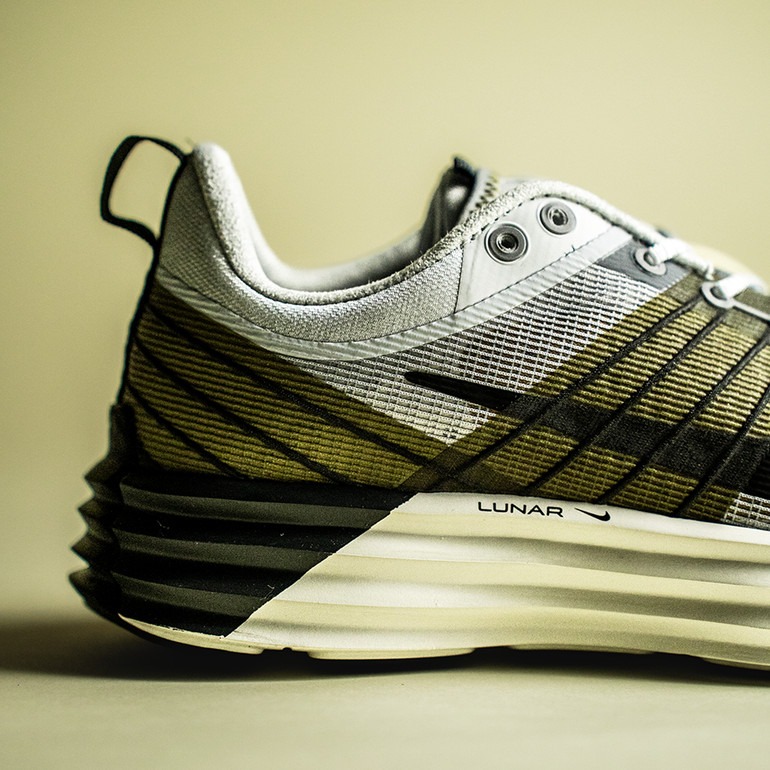 nike zoom fly sp desert moss