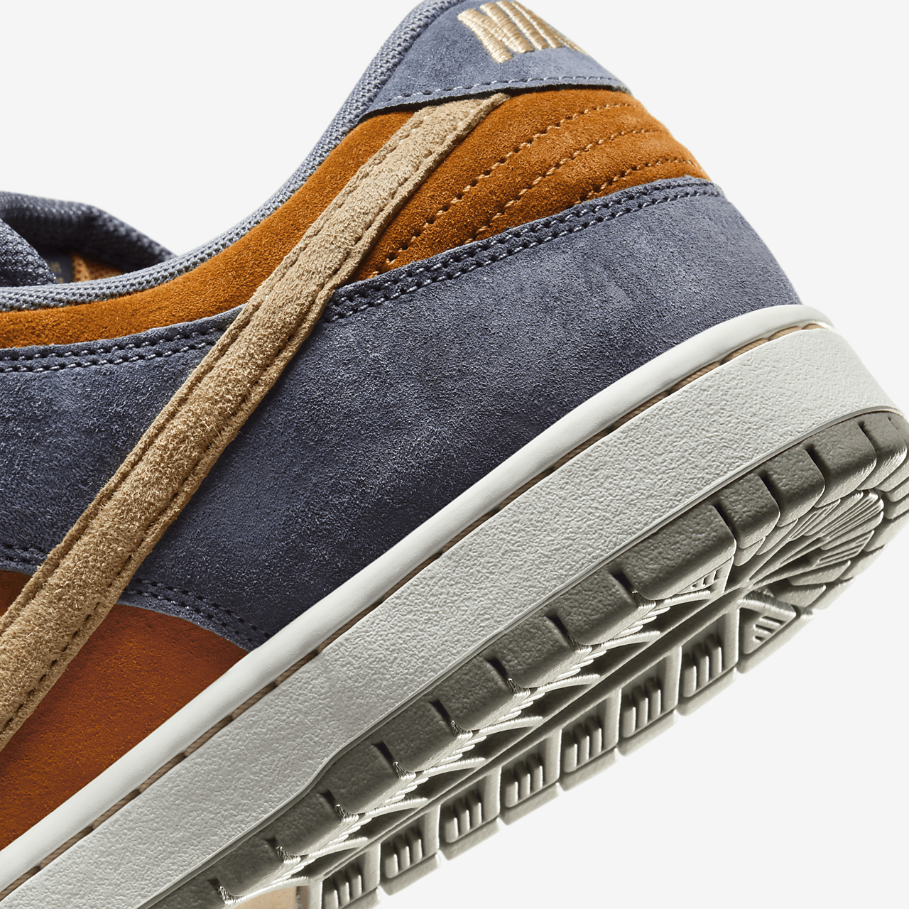 Nike SB Dunk Low Pro Light Carbon Monarch HF3063-002 | More 