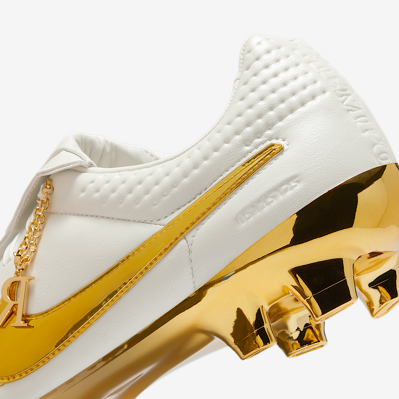 Ronaldinho x Nike Tiempo Legend FG Touch of Gold IF4388-100 | More