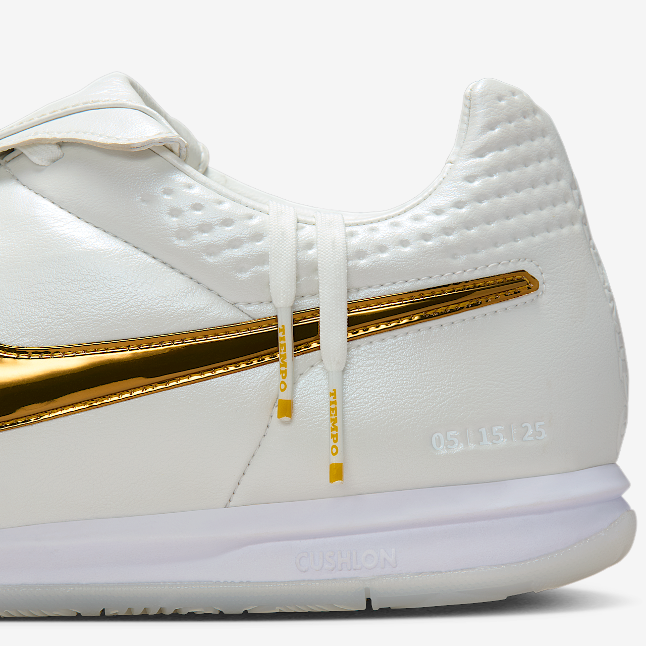 Ronaldinho x Nike Tiempo Legend SE Touch Of Gold IF4389-100 | More