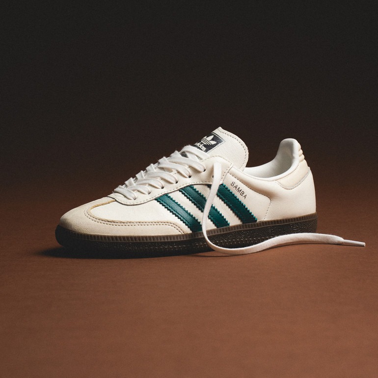 スニーカー ADIDAS Samba Original Women's IG1963 Adidas WMNS SAMBA OG Silver | BSTN Store