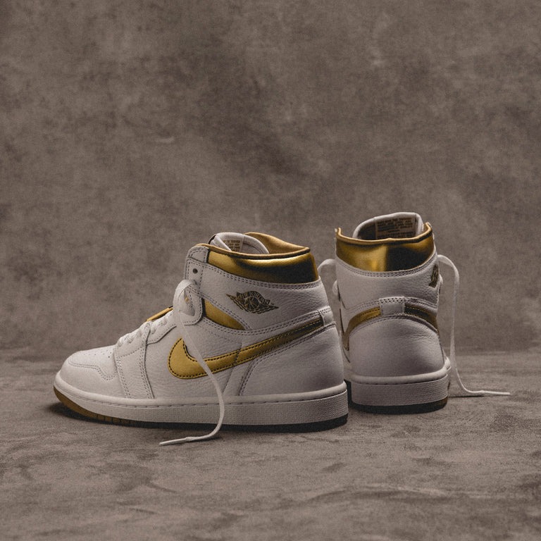 靴 Nike WMNS Jordan 1 Retro Hi FD2596-107 Nike WMNS Air Jordan 1 Retro High OG 