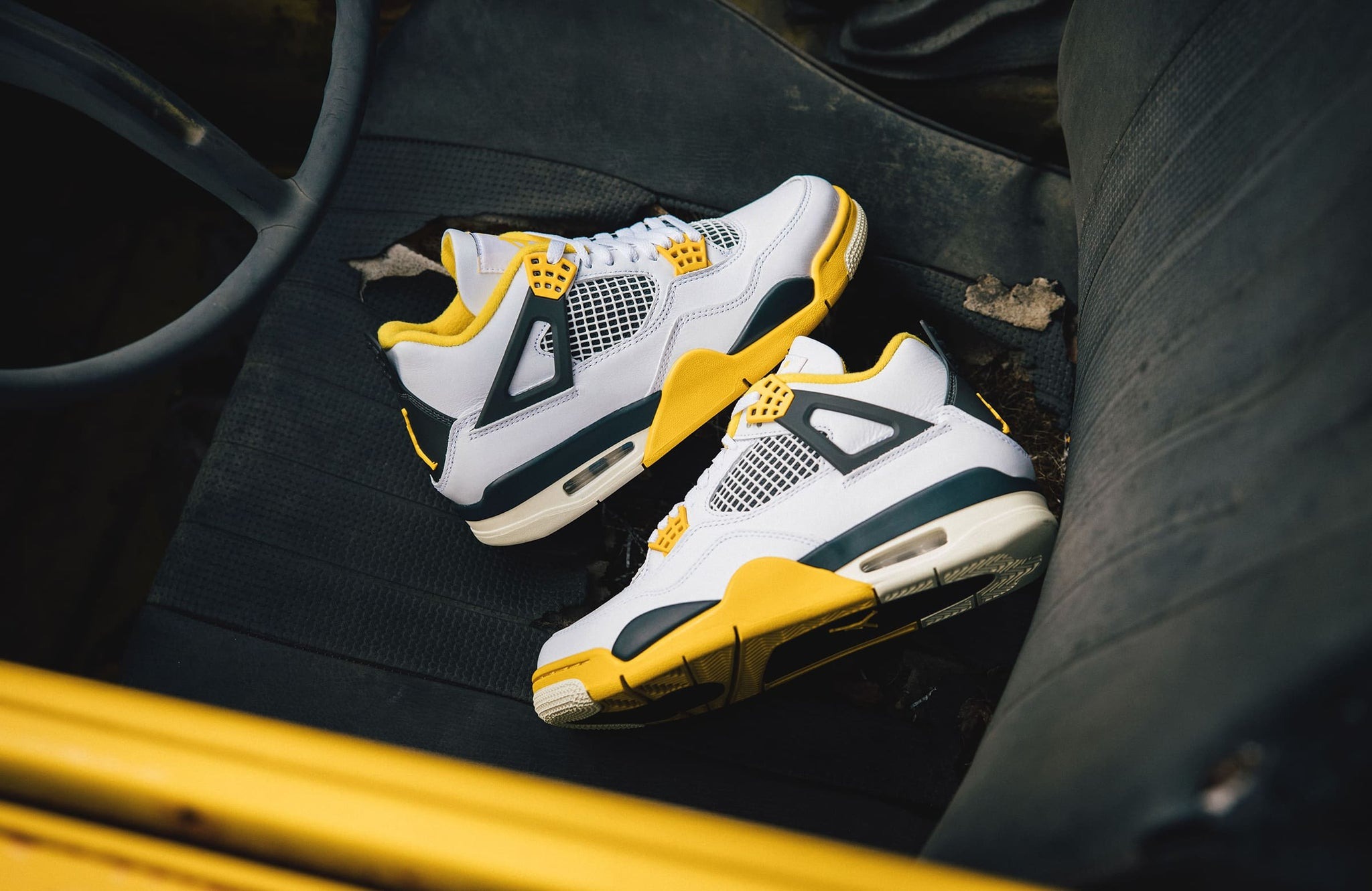 Womens Air Jordan 4 Retro Vivid Sulfur AQ9129-101 | More