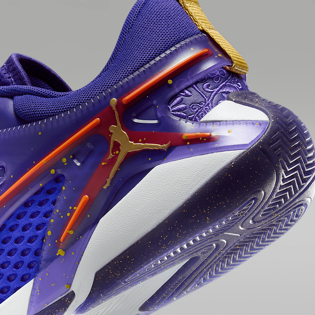 Womens Jordan Heir Series Royalty IH7399-500 | More Sneakers