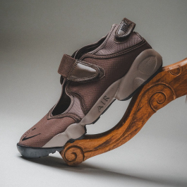 【美品】NIKE WMNS AIR RIFT FN6740-200 Nike WMNS NIKE AIR RIFT Brown | BSTN Store