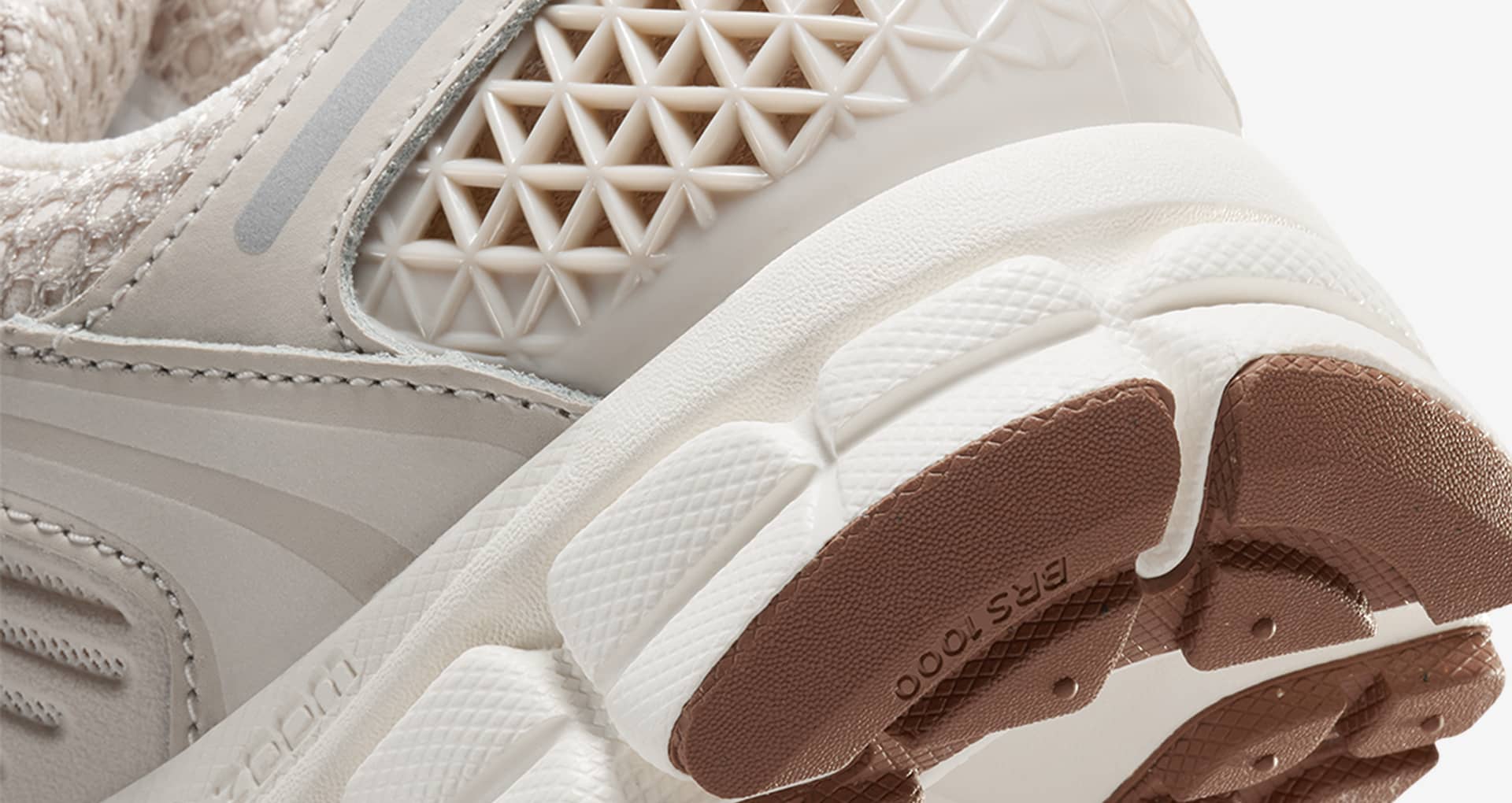 ★Nike★ Zoom Vomero 5 Women's Shoes FZ3780-101 Nike Zoom Vomero 5 'Light Orewood Brown' FZ3780-101 Women's
